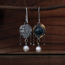 Load image into Gallery viewer, Earthshine Earrings
