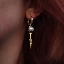 Load image into Gallery viewer, Dagger Hoop Earrings